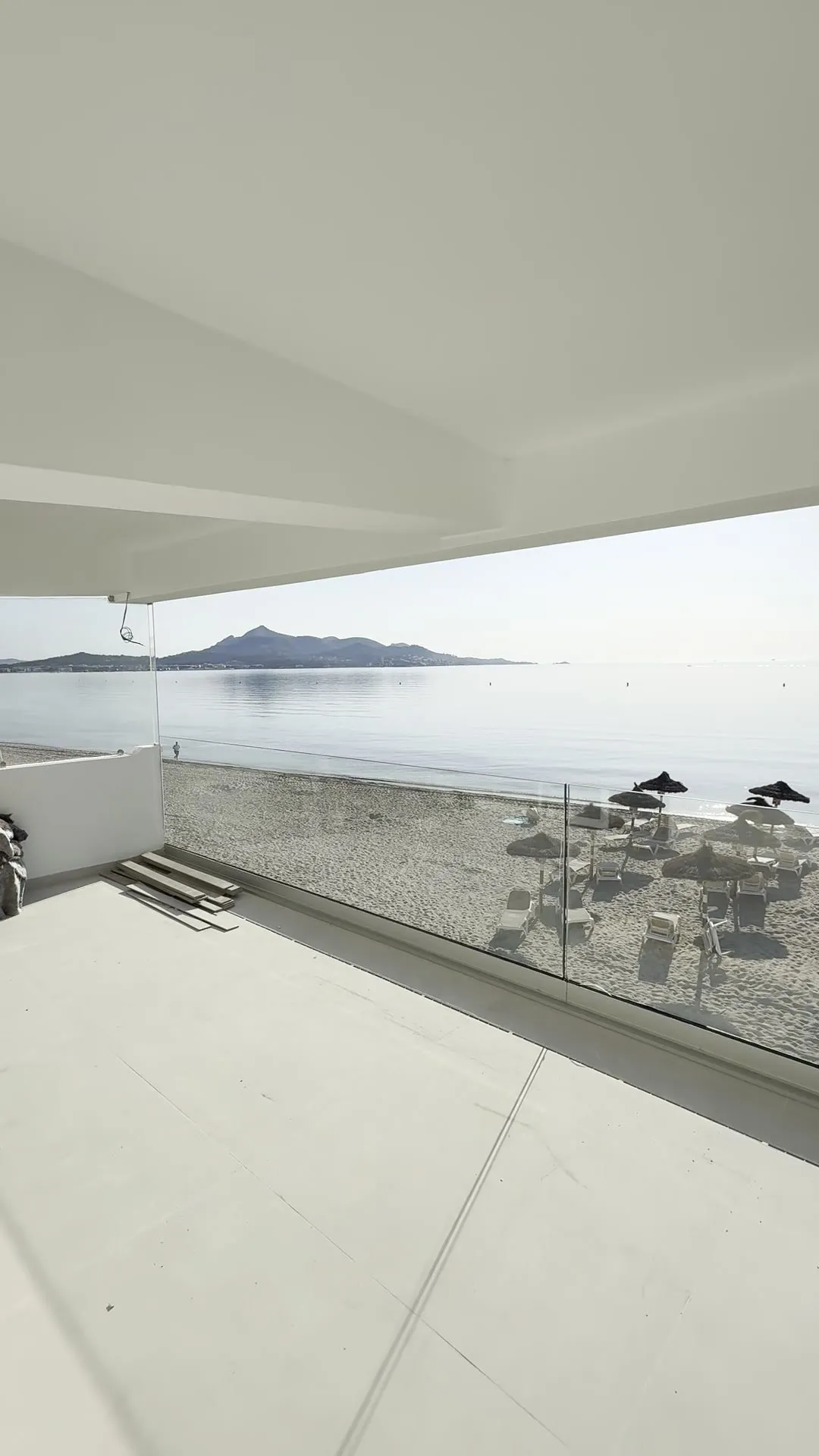 Terraza del apartamento Salzes con la bahía d'Alcúdia y las montañas al fondo